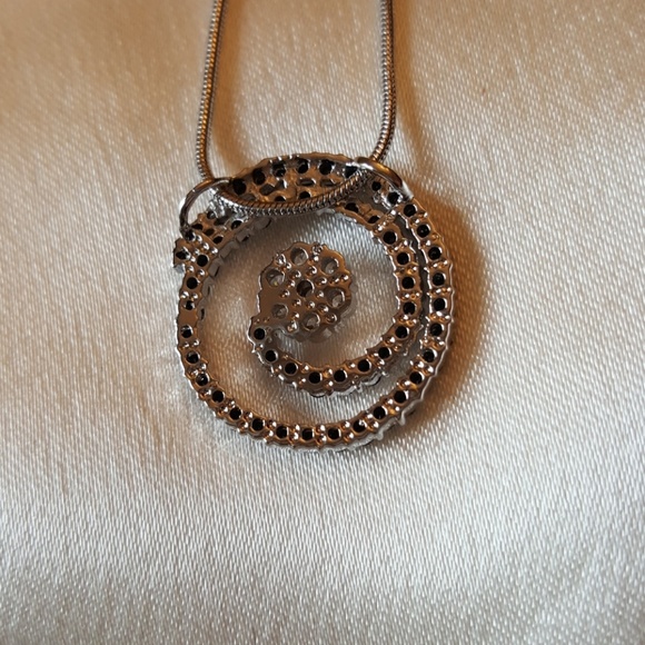 Lia sophia Austrian Crystal Necklace - Picture 3 of 5